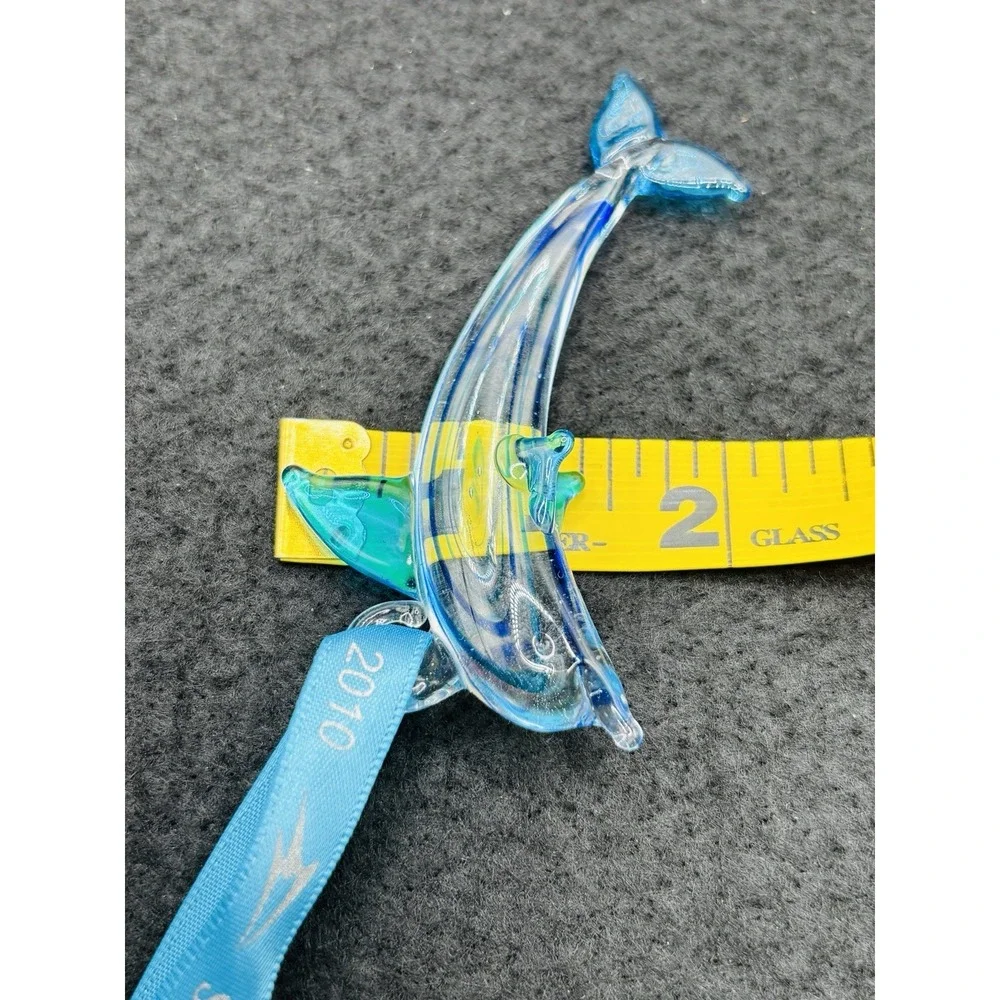 SeaWorld 2010  Blown Blue Swirl Glass Orca  Dolphin Ornament in box New